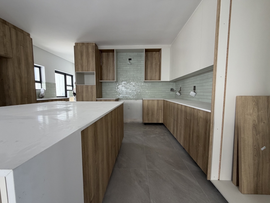 5 Bedroom Property for Sale in Sandown Western Cape